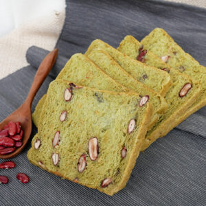ขนมปังโฮลวีทชาเขียวถั่วแดง | Green Tea Whole Wheat Bread with Red Kidney Bean